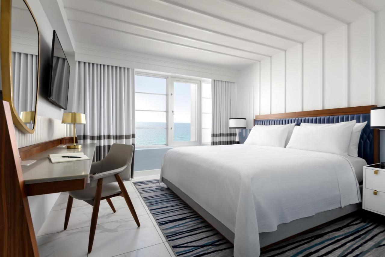 One-Bedroom King Suite Oceanfront,1612964376:JPEG